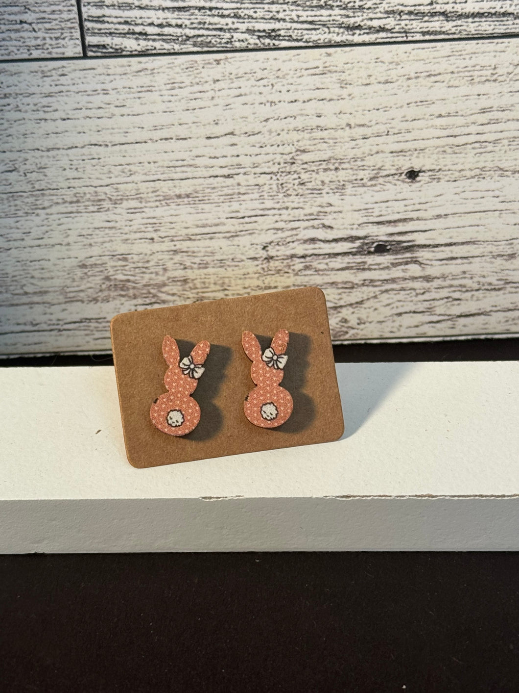 Light brown rabbit studs