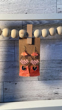 Load image into Gallery viewer, Bubble gum earrings
