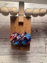 Load image into Gallery viewer, Multicolor Flower earrings
