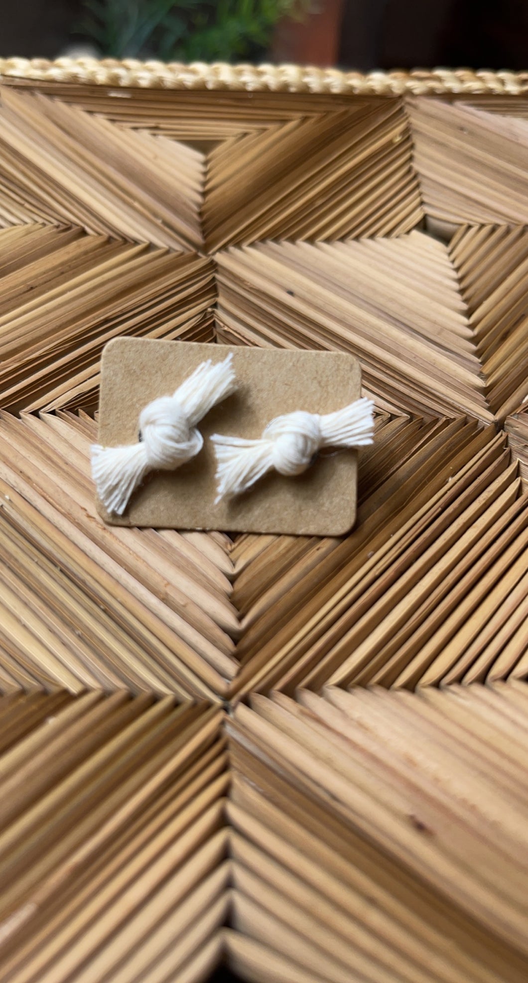 Cream Bow Studs *